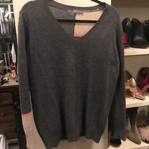 Gorgeous & Unique 360 Cashmere Sweater - SZ SMALL